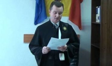 Судья, обвиняемый в незаконном обогащении, преследуется по новому делу.