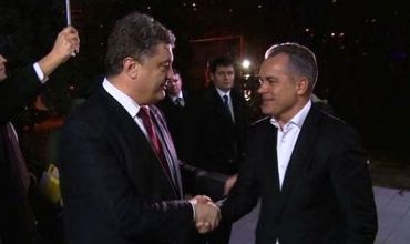 После обысков у Бирюкова Порошенко уедет в Лондон к Плахотнюку.