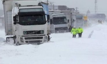 Многие таможенные пункты закрыты, на гругих наблюдаются очереди.