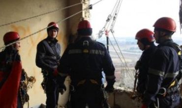 На Буюканах подросток упал со здания с высоты 15 метров.