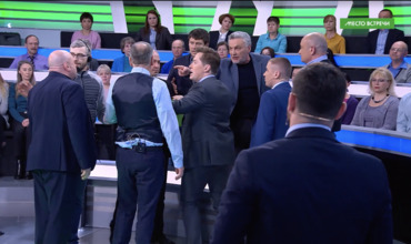 В эфире НТВ началась потасовка после фашистского приветствия.