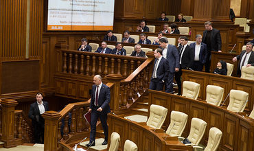 Правительство Филипа представило в парламент проекты законов, по которым берет ответственность.