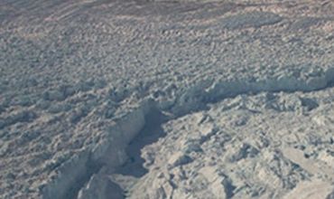 В Гренландии подо льдами обнаружена огромная река.