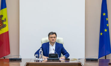 Власти одобрили повышение зарплат врачам и единоразовую надбавку учителям.