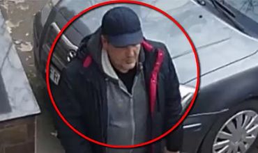 Полиция столичного сектора Центр разыскивает мужчину с видеозаписи по подозрению в совершении кражи.