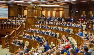 Только четыре отечественные партии с начала года организовали командировки по стране и за ее пределы.