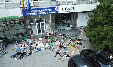Перед минсельхозом активисты протестовали против загрязнения окружающей среды.