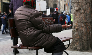 По мнению властей, законопроект позволит индексировать пенсии на 5.3% с 1 апреля.