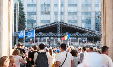 Количество настроенных против Евросоюза в республике уменьшилось с 17% до 14%.