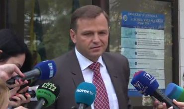 Новый глава МВД был атакован людьми в масках, когда он пытался пройти в инспекторат полиции сектора Ботаника.