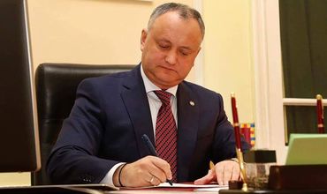 Игорь Додон подписал указ об отставке Тэнасе