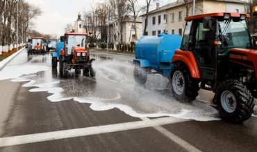 В Оргееве идет весенняя уборка: улицы моют шампунем.
