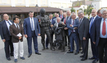 Делегация французских парламентариев прибыла в Крым 29 июля. Фото: страница Владимира Арьева в Facebook