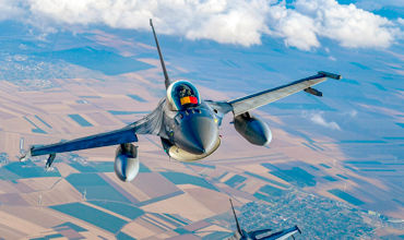 В Польше женщина впервые села за штурвал истребителя F-16.