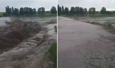 В Сороках в результате сильного ливня затопило село.
