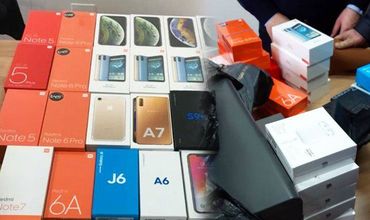 Более двадцати мобильных телефонов нелегально пытался ввезти в РМ 48-летний молдаванин