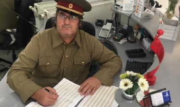 Сотрудники салона красоты протестуют против высоких налогов.