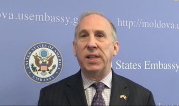 Петтит: США заинтересованы в движении Молдовы в сторону демократии