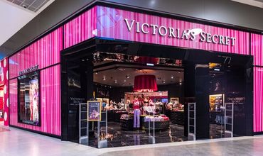 Всемирно известная сеть магазинов нижнего белья Victoria&#39;s Secret может сменить не только руководителя, но и хозяина. 