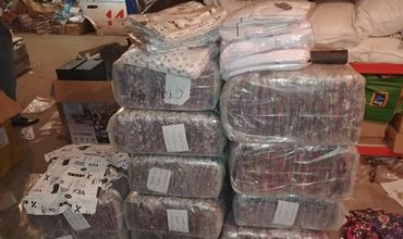 Различные товары на 200 000 леев были обнаружены в машине близ села Тодирешты. Фото: customs.gov.md.