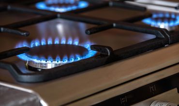 Бытовые потребители платят за кубометр природного газа 6,3 леев, в том числе НДС (8%).