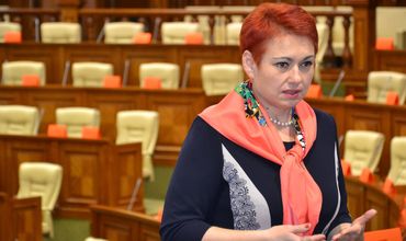 Стали известны подробности биографии нового судьи КС Раисы Апольски.