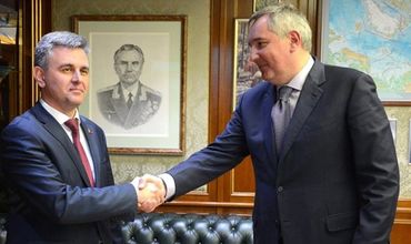 Вадим Красносельский на встрече с Дмитрием Рогозиным прокомментировал решение конституционного суда Молдовы, который назвал незаконным пребывание российских миротворцев в Приднестровье. 