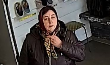 Полиция разыскивает женщину по подозрению в краже кошелька в Комрате.