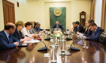 Правительство во главе с Павлом Филипом организовало заседание, не объявив об этом публично.