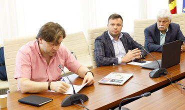 Алайба предлагает усилить контроль небанковских кредитных организаций.