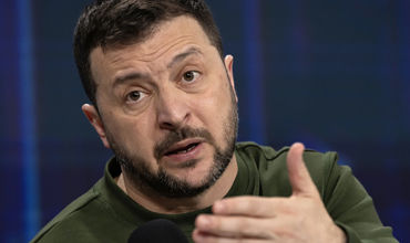 Зеленский: Си Цзиньпин обещал не поставлять России оружие.
