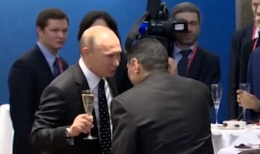 Путин встретился с Марадоной и Пеле.