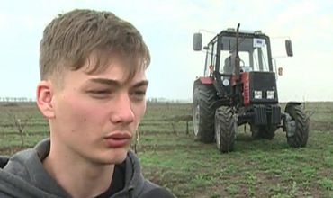 Дорину было 18 лет, и в этом возрасте ему уже удалось открыть бизнес в селе, где он родился.