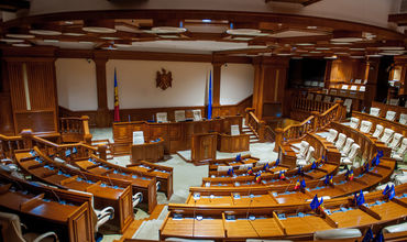 Новое заседание парламента: в повестке – назначение даты местных выборов.