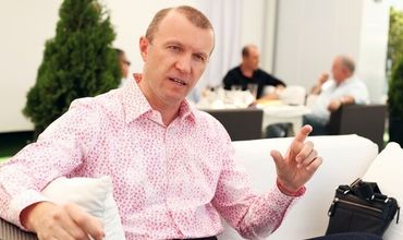 Автомобиль за полтора миллиона и 5 фирм «без дохода» обнаружили у члена КСТР.