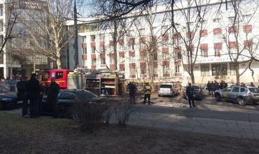 В здании Апелляционного суда Кишинева ищут бомбу.