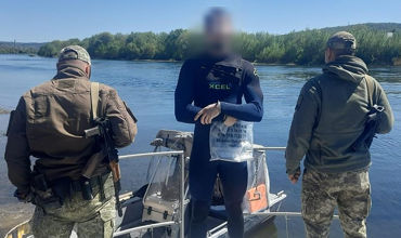 Украинца в гидрокостюме задержали при попытке вплавь попасть в Молдову.