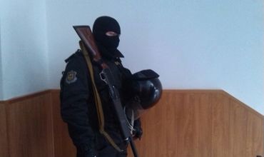 ”Группа Петренко” была силой выведена из зала суда.