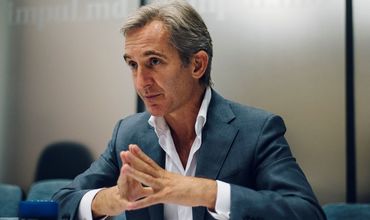 Будучи премьером, Лянкэ получил от миллиардера Стати 400 000 долларов.
