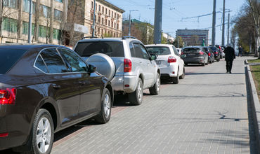 Припаркованные транспортные средства не должны блокировать доступ к подъездам, пандусам.