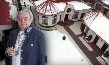 Два дома Георге Дука расположены на улице Валя Дическу.
