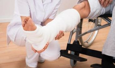 Пострадавшего госпитализировали с закрытым переломом правой пяточной кости.