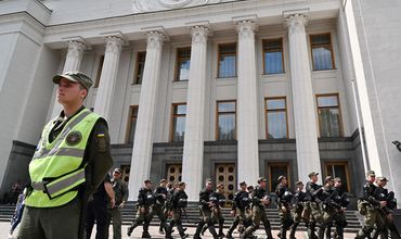 Рада не поддержала предложение Зеленского уволить министра обороны.