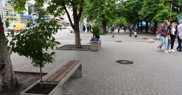 На Ботанике обустроили сквер и парковочные места.