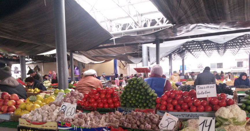 Жители Молдовы вынуждены экономить на продуктах питания.