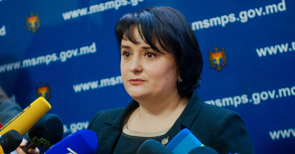 Министр здравоохранения Виорика Думбрэвяну.