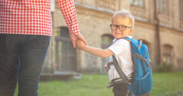Francezii vor avea învăţământ obligatoriu de la vârsta de 3 ani. 