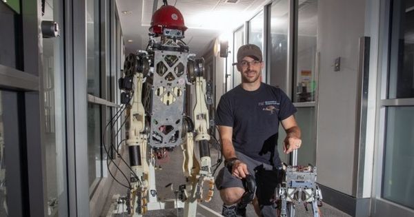 В США создали робота, который в точности повторяет движения человека.