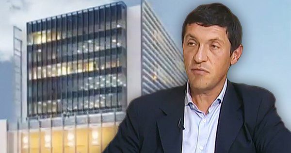 Новый владелец участка говорит, что он еще не решил, что построит на этом месте, и уверяет, что все изменения будут проведены в соответствии с действующим законодательством.