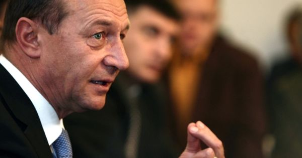 Băsescu: Unirea cu R. Moldova nu este o decizie uşoară.